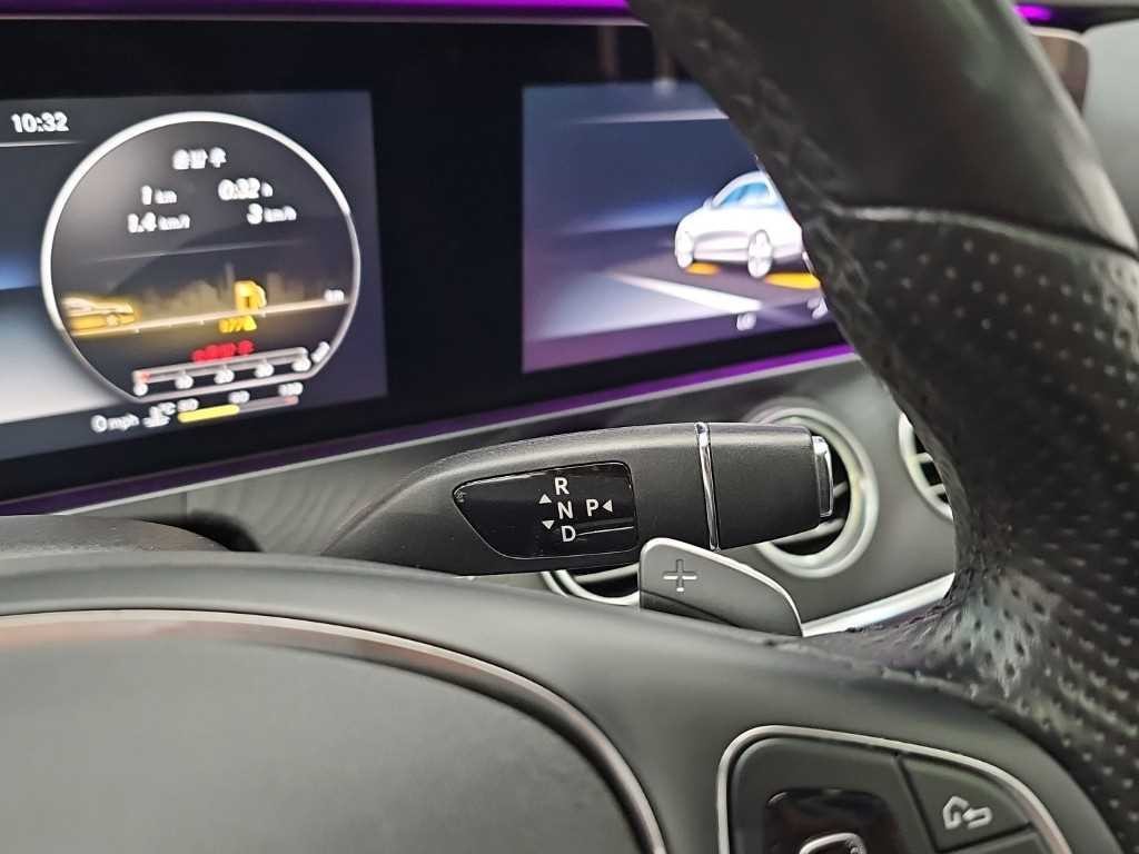 벤츠 E 클래스 E-클래스 W213 E300 4MATIC 아방가르드 이미지 8