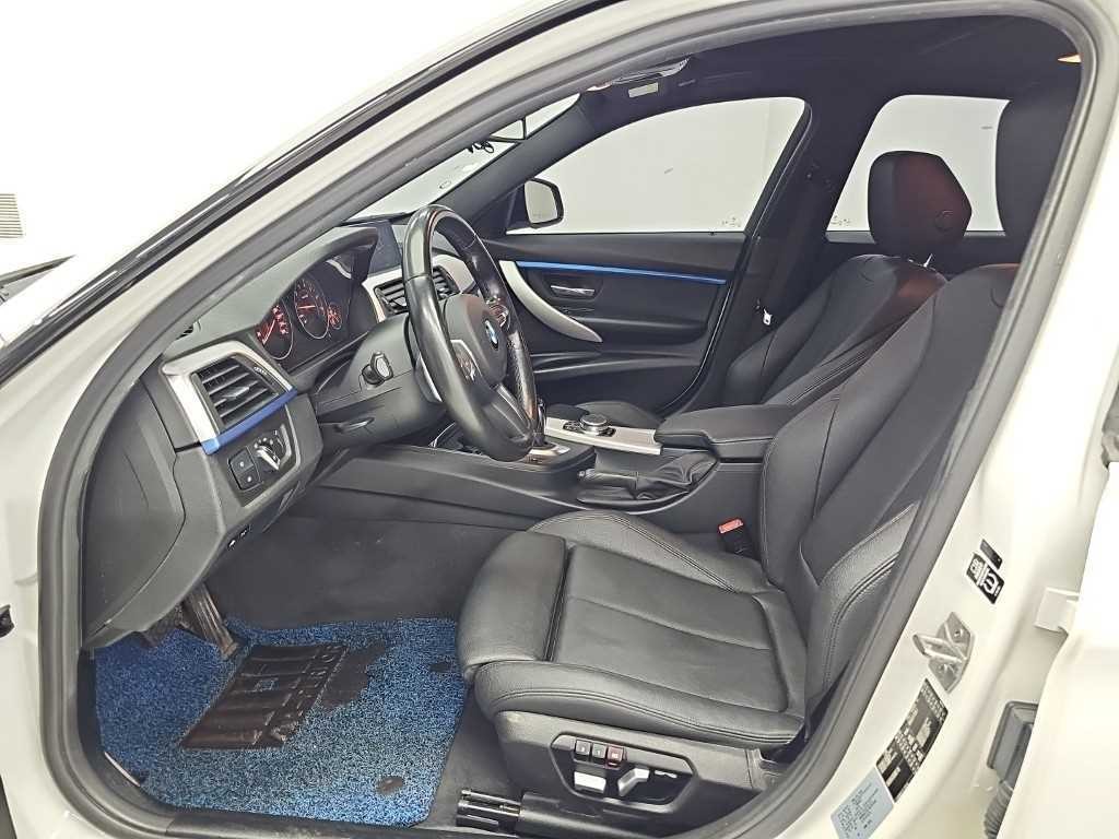 BMW 3시리즈 3시리즈 (F30) 320i M 스포츠 이미지 11