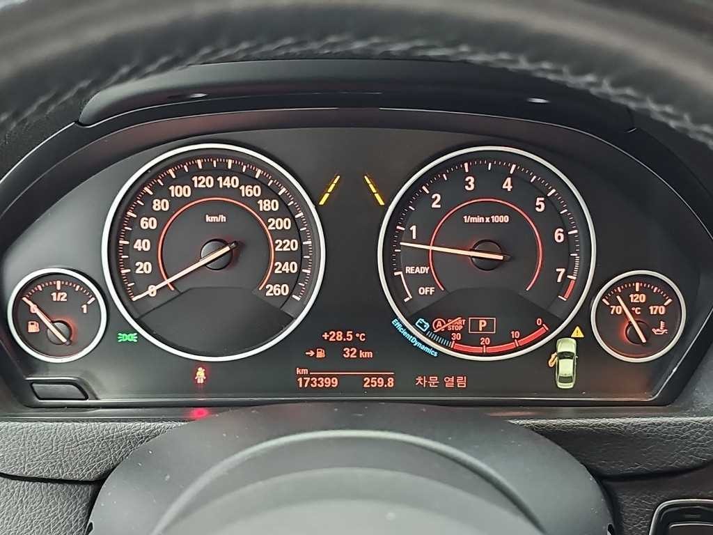BMW 3시리즈 3시리즈 (F30) 320i M 스포츠 이미지 6