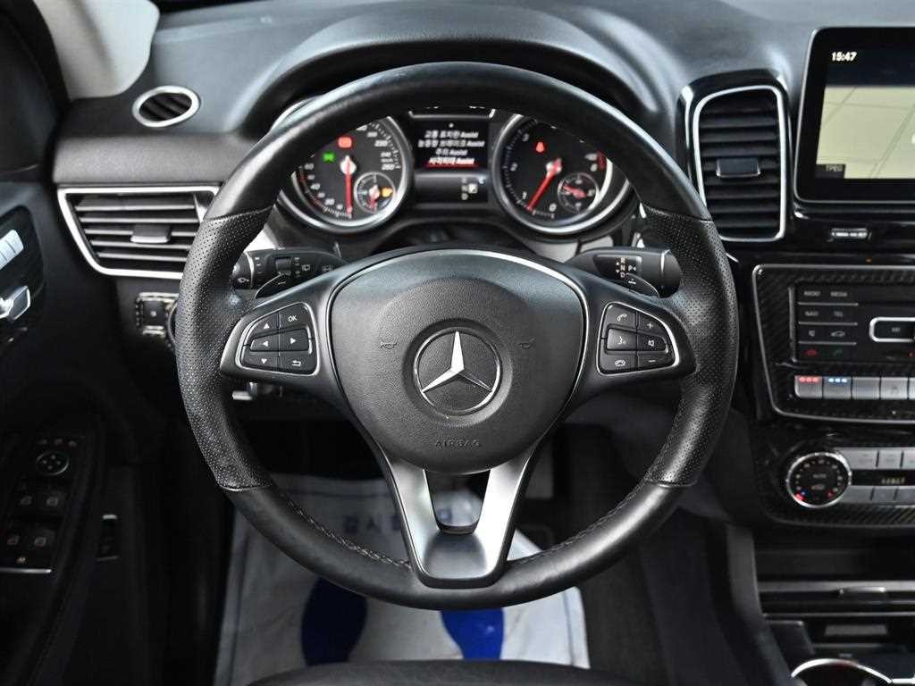 벤츠 GLE 클래스 GLE 클래스 W166 GLE 350 d 4MATIC 이미지 13