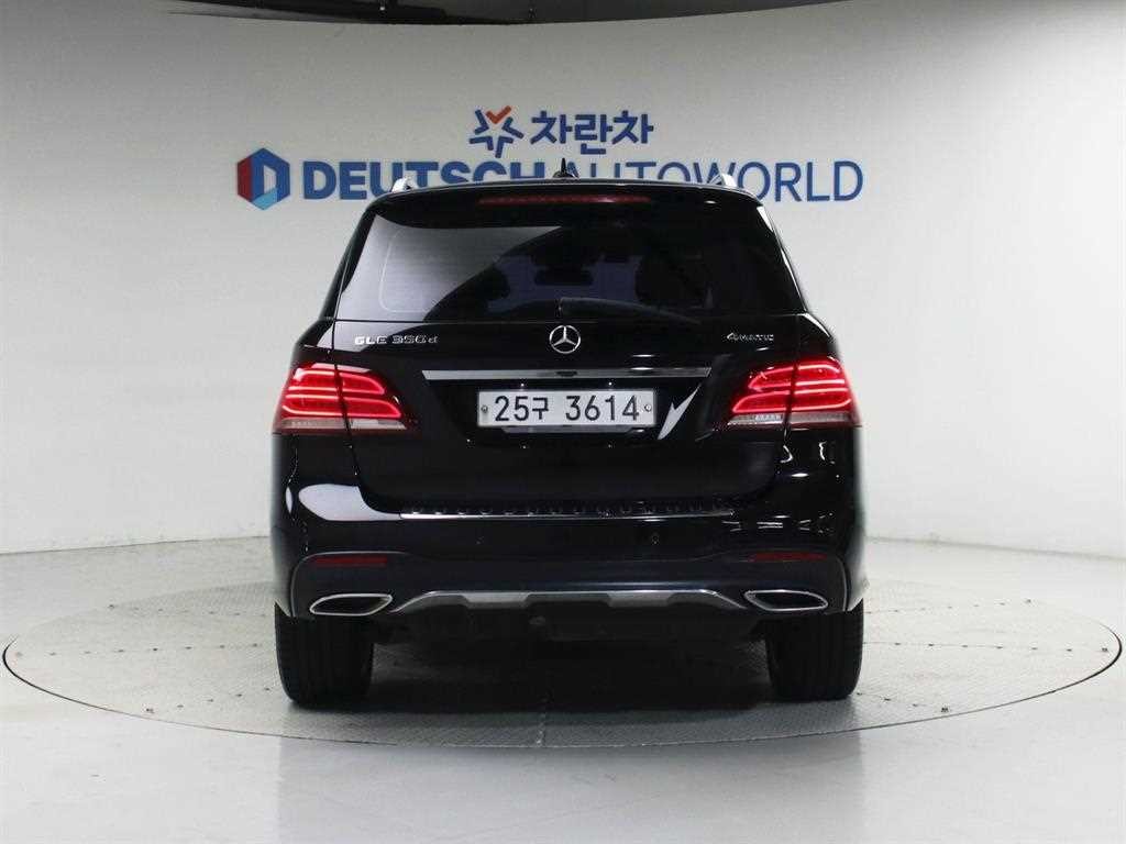벤츠 GLE 클래스 GLE 클래스 W166 GLE 350 d 4MATIC 이미지 4