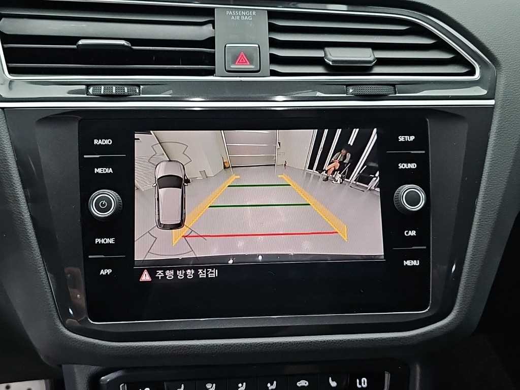 폭스바겐 티구안 티구안(2세대) 2.0 TDI 프리미엄 이미지 15
