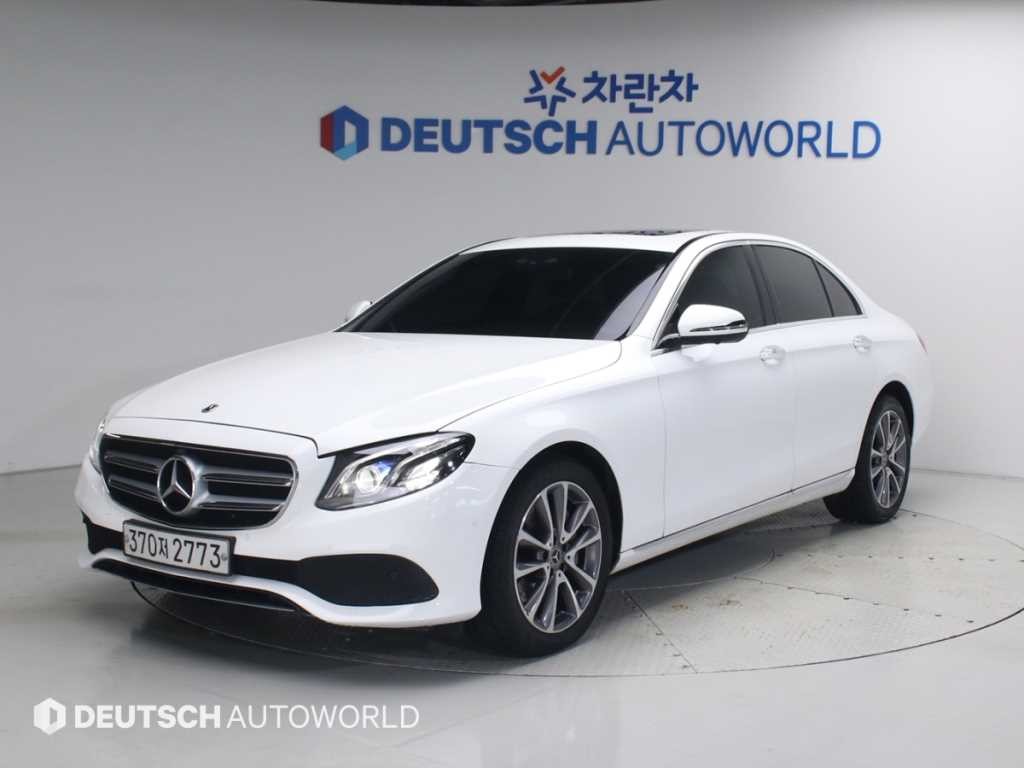 벤츠 E 클래스 E-클래스 W213 E300 4MATIC 아방가르드 이미지 1