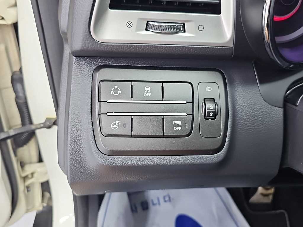 KG모빌리티(쌍용) 티볼리 디젤 2WD 1.6 VX 이미지 18