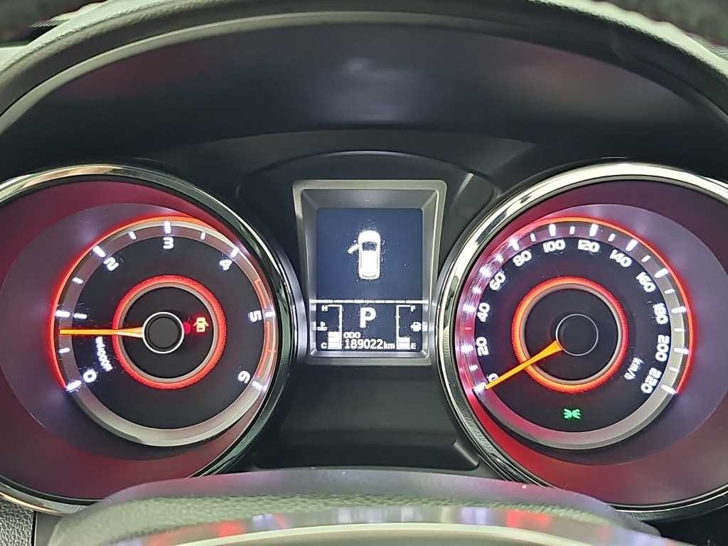 KG모빌리티(쌍용) 티볼리 디젤 2WD 1.6 VX 이미지 6