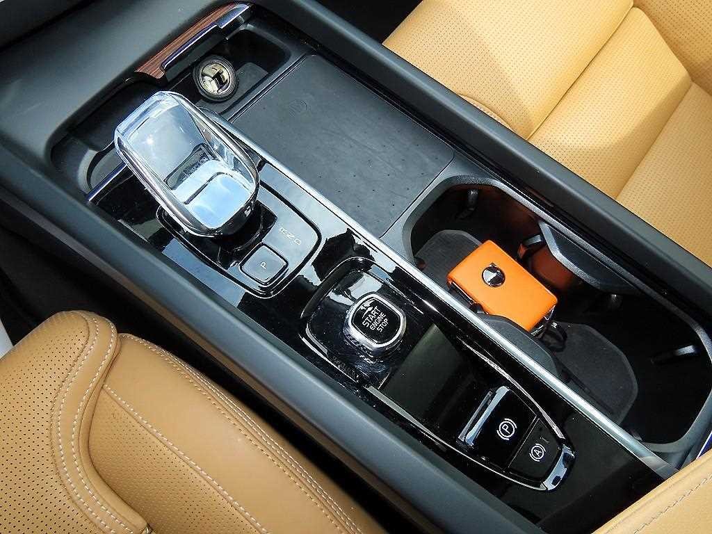 볼보 V60 V60 크로스 컨트리 2세대 2.0 B5 울트라 AWD 이미지 11
