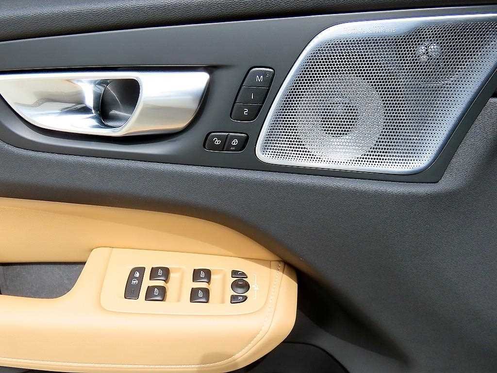 볼보 V60 V60 크로스 컨트리 2세대 2.0 B5 울트라 AWD 이미지 12