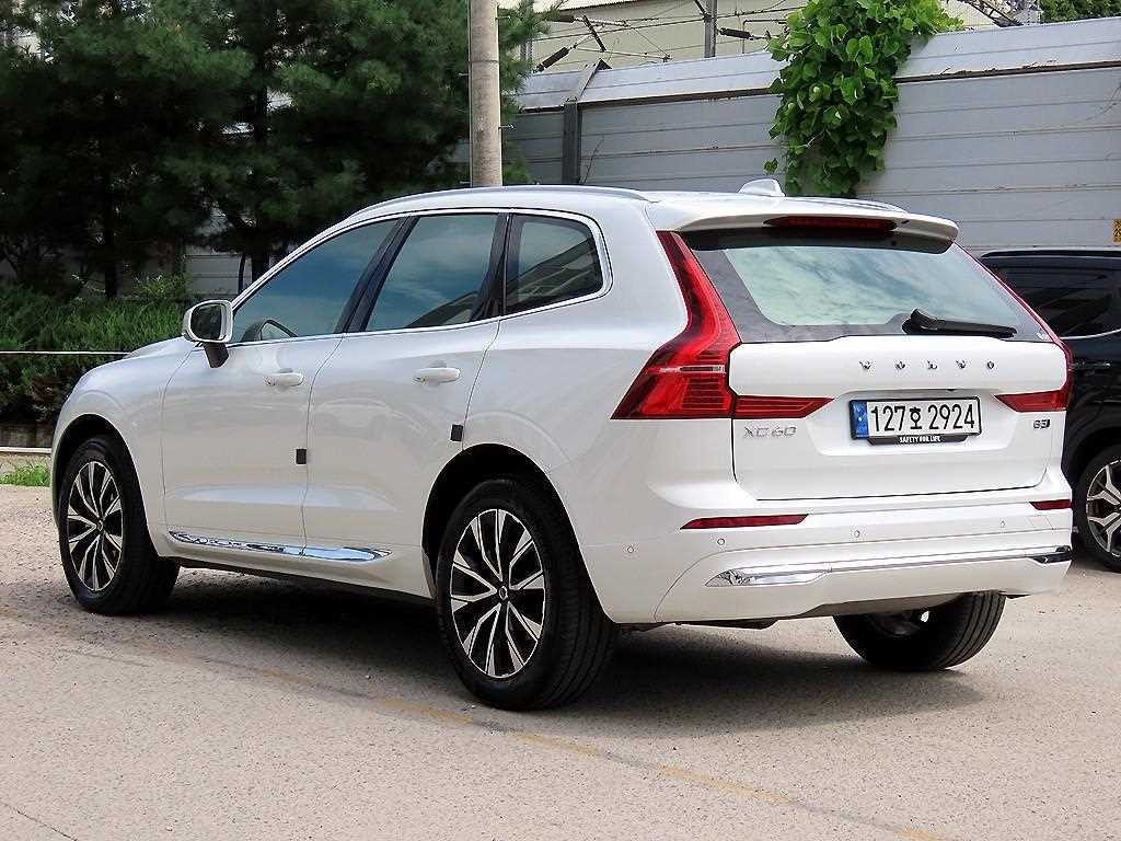 볼보 V60 V60 크로스 컨트리 2세대 2.0 B5 울트라 AWD 이미지 3
