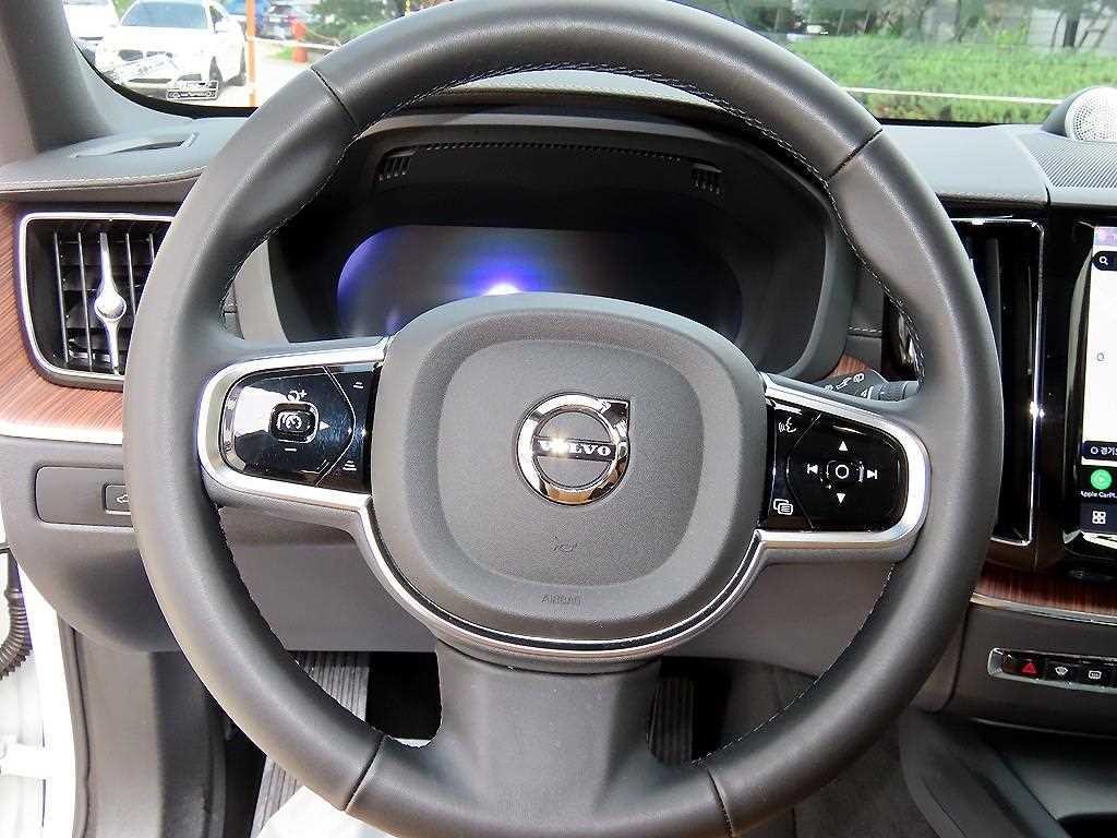 볼보 V60 V60 크로스 컨트리 2세대 2.0 B5 울트라 AWD 이미지 8