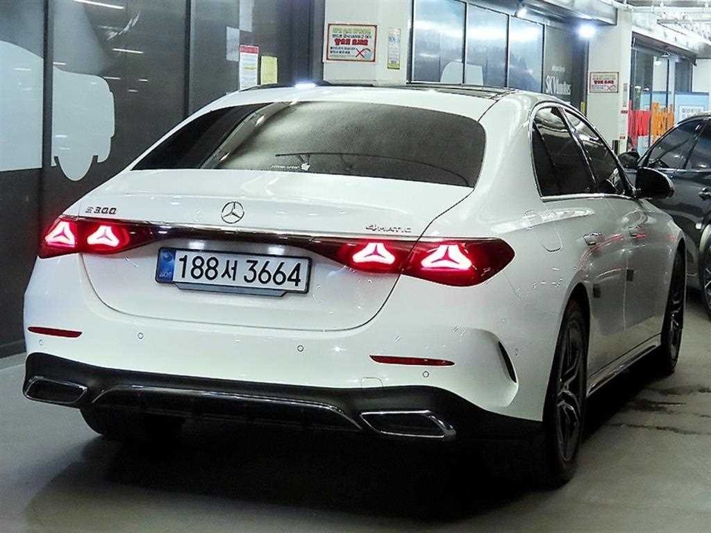 벤츠 E 클래스 E-클래스 W214 E300 4MATIC AMG Line 이미지 4