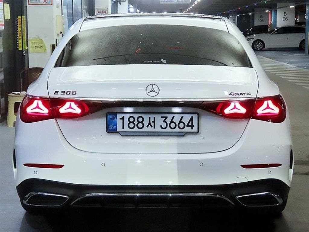벤츠 E 클래스 E-클래스 W214 E300 4MATIC AMG Line 이미지 5