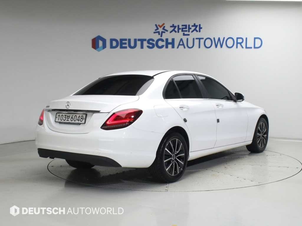 벤츠 C 클래스 C클래스 W205 C200 이미지 2
