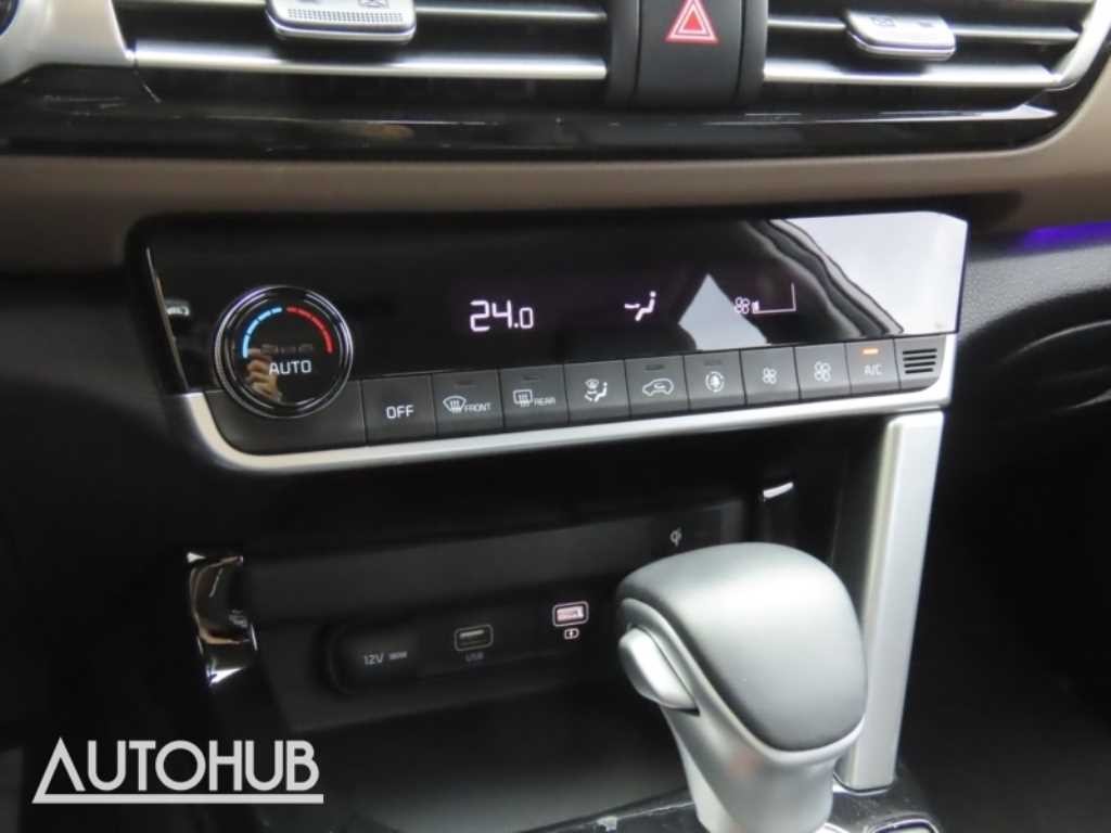 기아 셀토스 가솔린 1.6 터보 4WD 그래비티 이미지 8
