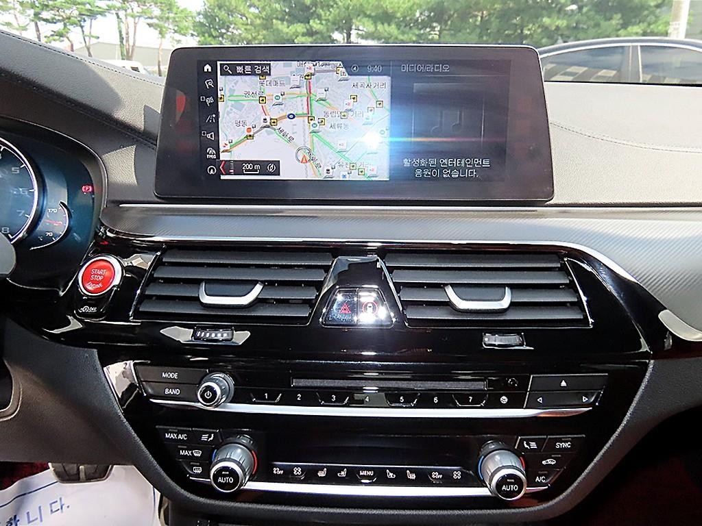 BMW 5시리즈 M5 (F90, F10) M5 세단 이미지 14