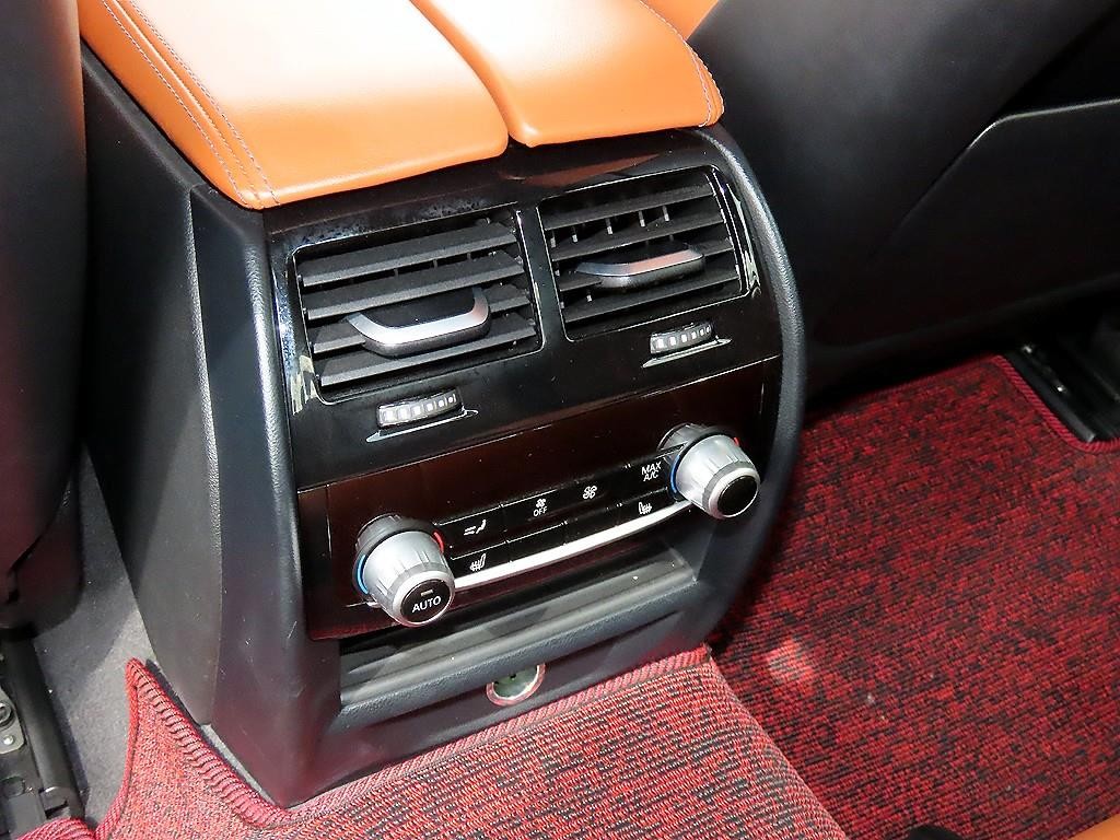 BMW 5시리즈 M5 (F90, F10) M5 세단 이미지 16