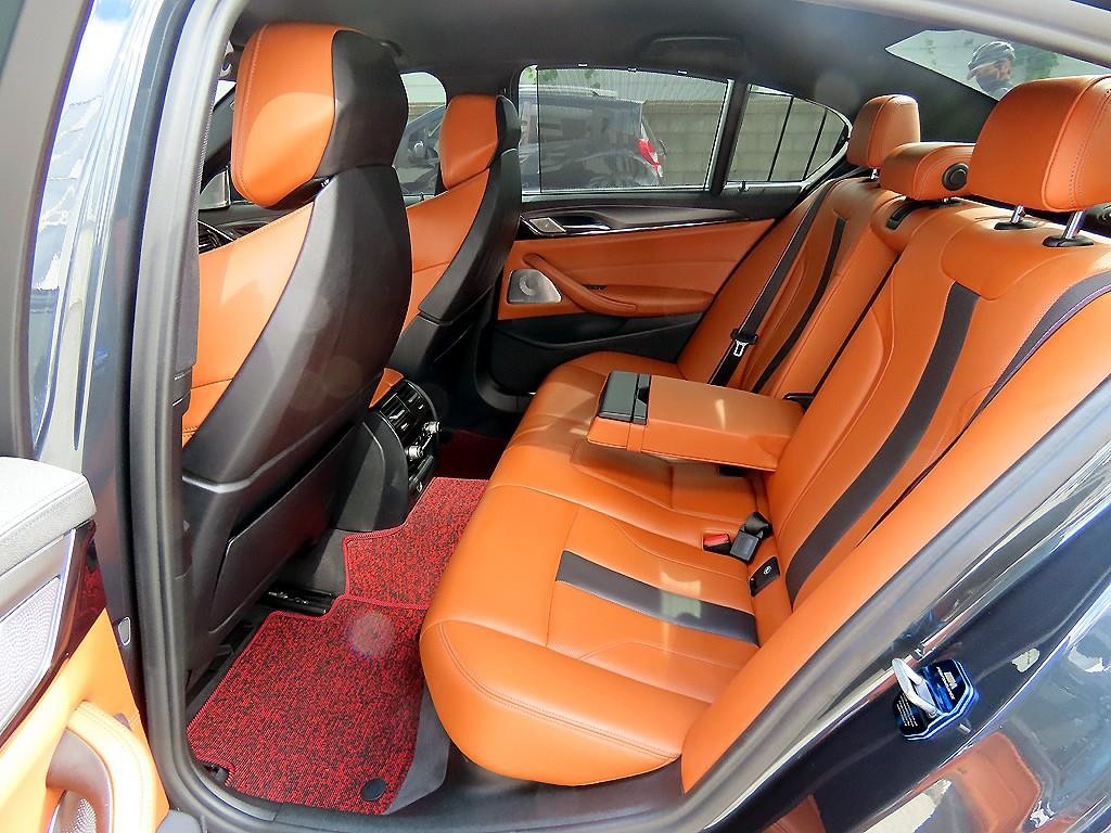 BMW 5시리즈 M5 (F90, F10) M5 세단 이미지 6