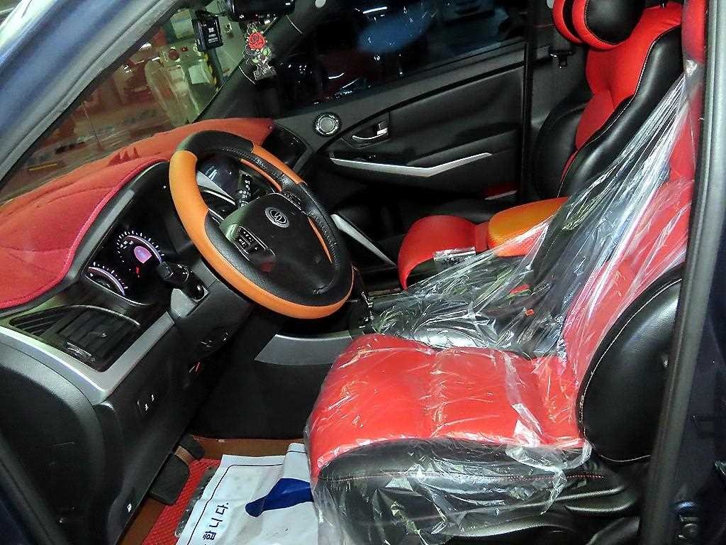 KG모빌리티(쌍용) 코란도 뉴코란도C 4WD 2.0 CVT 고급형 이미지 6