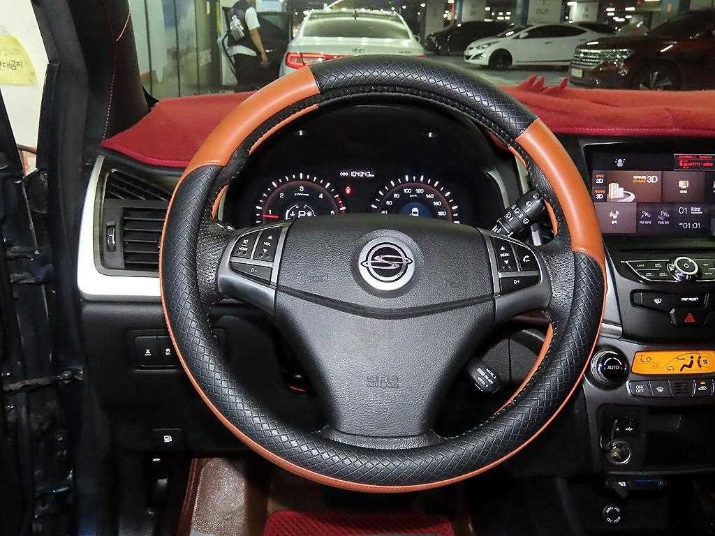 KG모빌리티(쌍용) 코란도 뉴코란도C 4WD 2.0 CVT 고급형 이미지 8