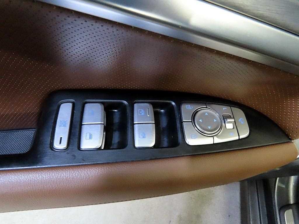 제네시스 G70 2.0T 슈프림 이미지 13