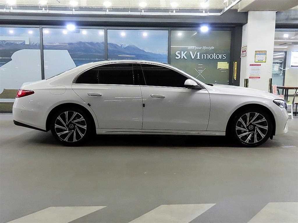 벤츠 E 클래스 E-클래스 W214 E300 4MATIC 익스클루시브 이미지 3