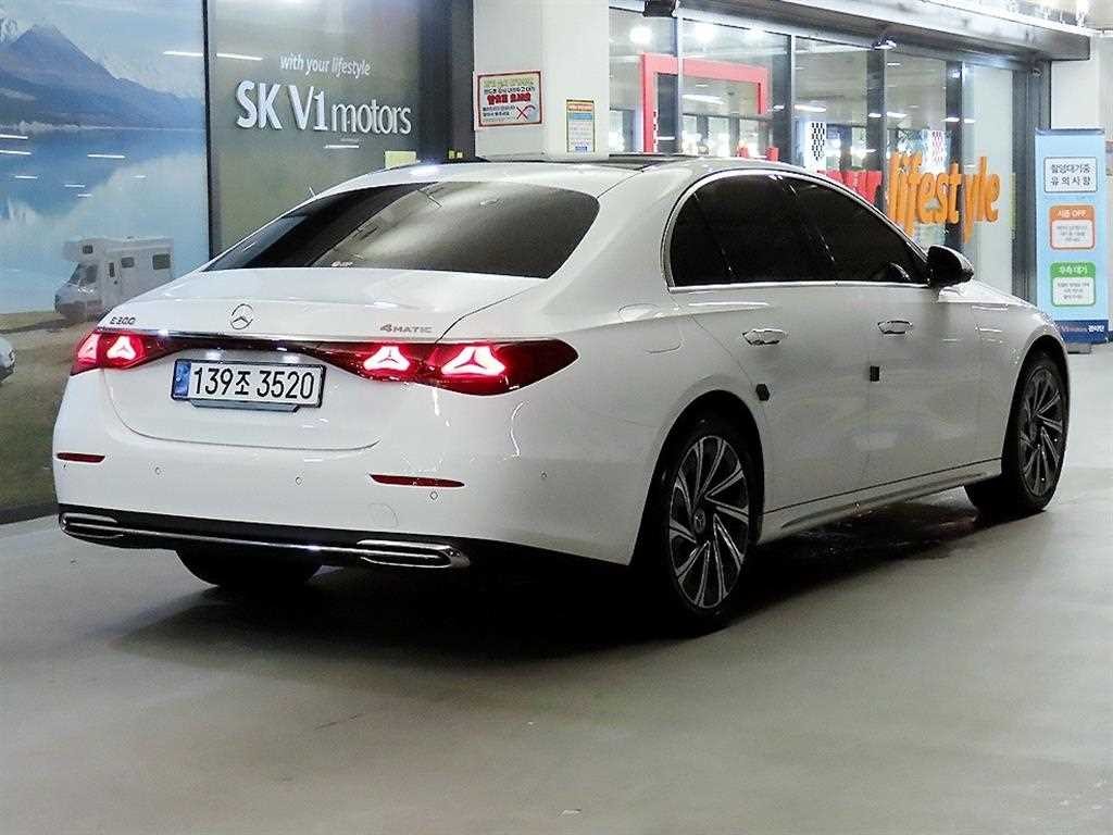 벤츠 E 클래스 E-클래스 W214 E300 4MATIC 익스클루시브 이미지 4