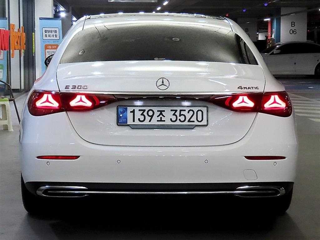 벤츠 E 클래스 E-클래스 W214 E300 4MATIC 익스클루시브 이미지 5