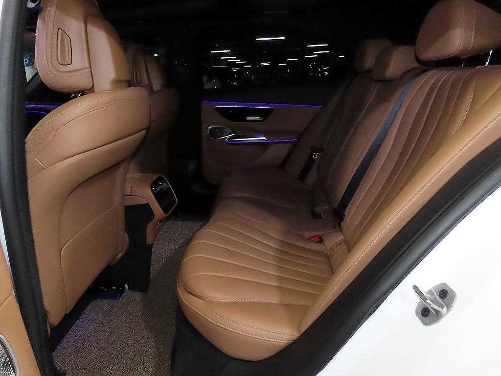 벤츠 E 클래스 E-클래스 W214 E300 4MATIC 익스클루시브 이미지 7