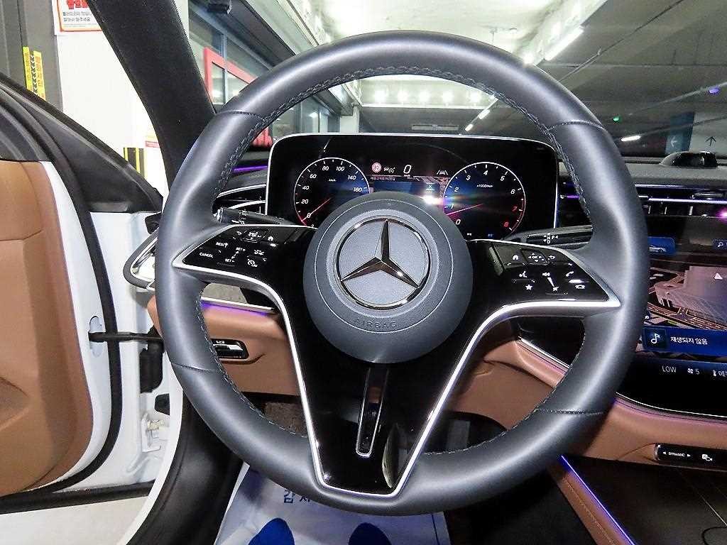 벤츠 E 클래스 E-클래스 W214 E300 4MATIC 익스클루시브 이미지 8