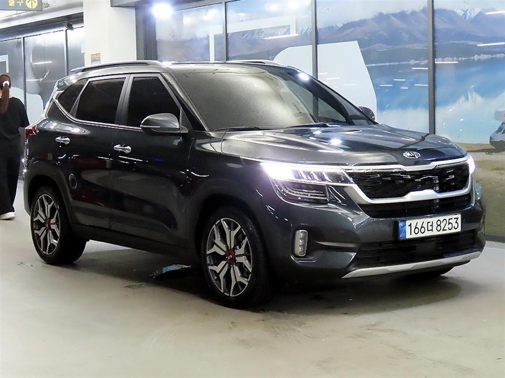 기아 셀토스 가솔린 1.6 터보 4WD 시그니처 이미지 1