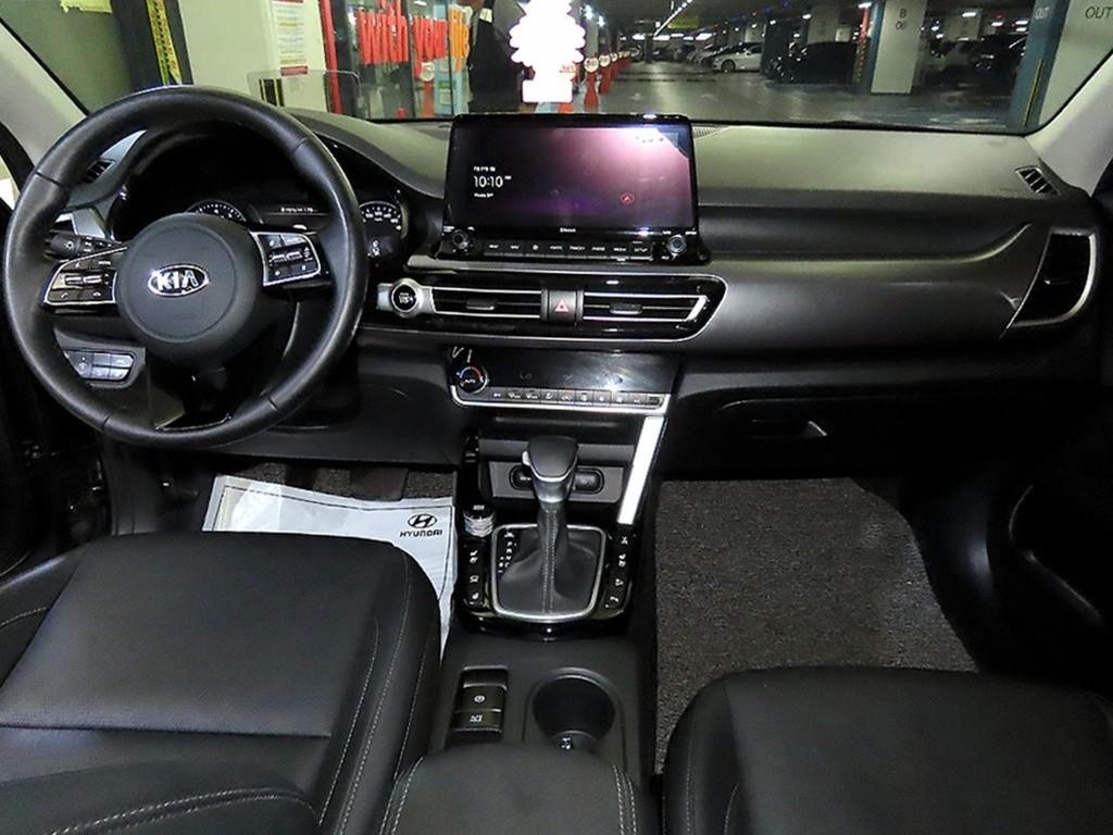 기아 셀토스 가솔린 1.6 터보 4WD 시그니처 이미지 10