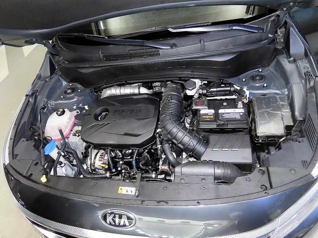 기아 셀토스 가솔린 1.6 터보 4WD 시그니처 이미지 19