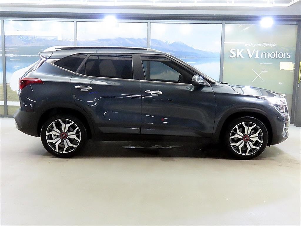 기아 셀토스 가솔린 1.6 터보 4WD 시그니처 이미지 3