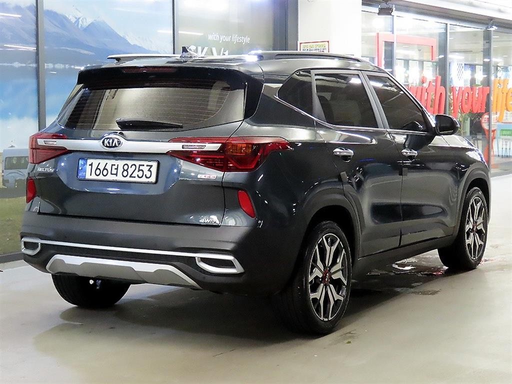 기아 셀토스 가솔린 1.6 터보 4WD 시그니처 이미지 4