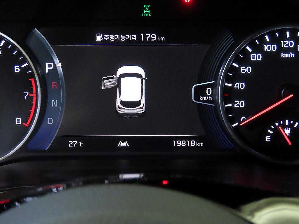 기아 셀토스 가솔린 1.6 터보 4WD 시그니처 이미지 9