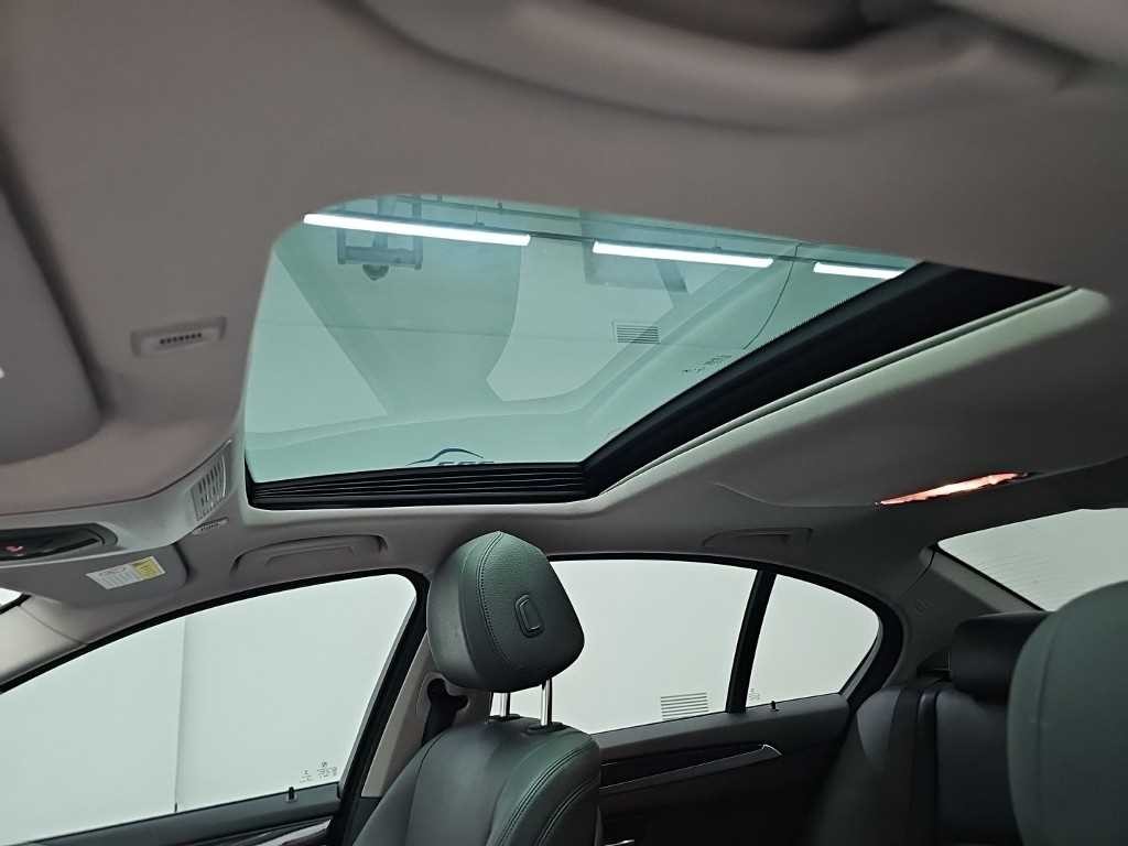 BMW 5시리즈 5시리즈 (F10) 530d xDrive M 에어로 다이나믹 프로 이미지 14