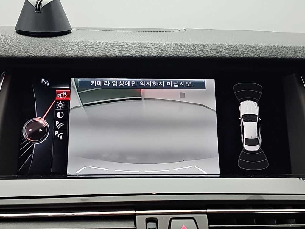 BMW 5시리즈 5시리즈 (F10) 530d xDrive M 에어로 다이나믹 프로 이미지 16