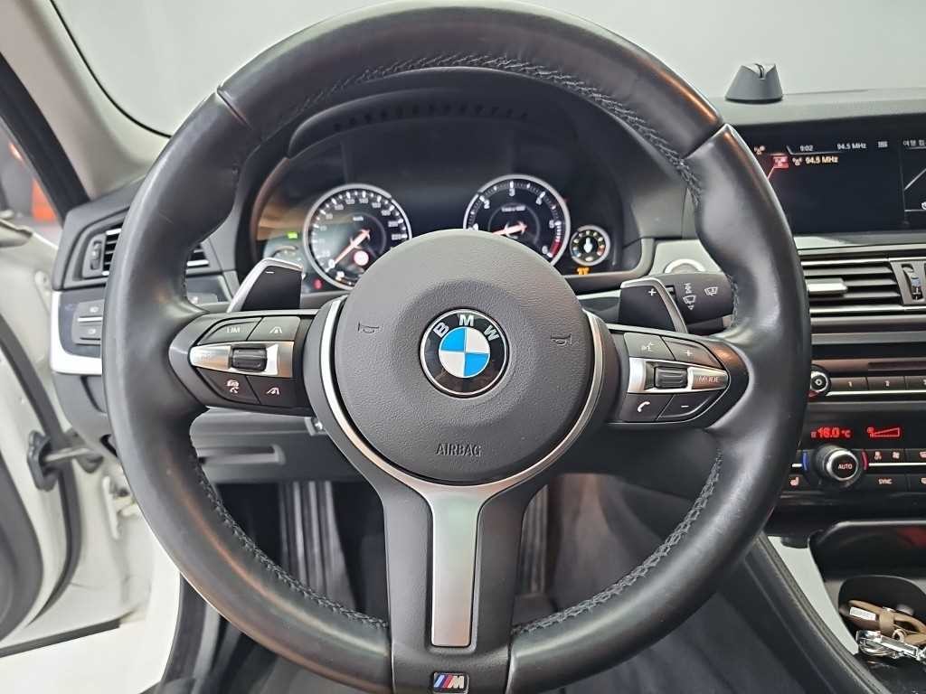 BMW 5시리즈 5시리즈 (F10) 530d xDrive M 에어로 다이나믹 프로 이미지 9