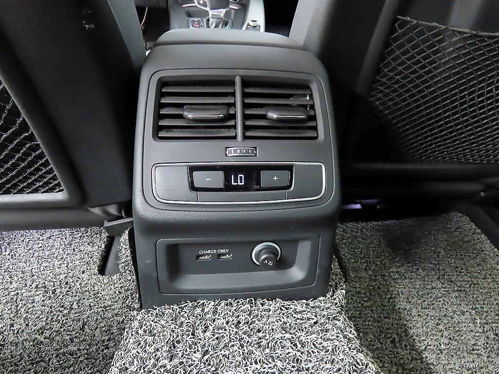 아우디 A5 A5 (F5) 40 TFSI 콰트로 스포트백 이미지 12