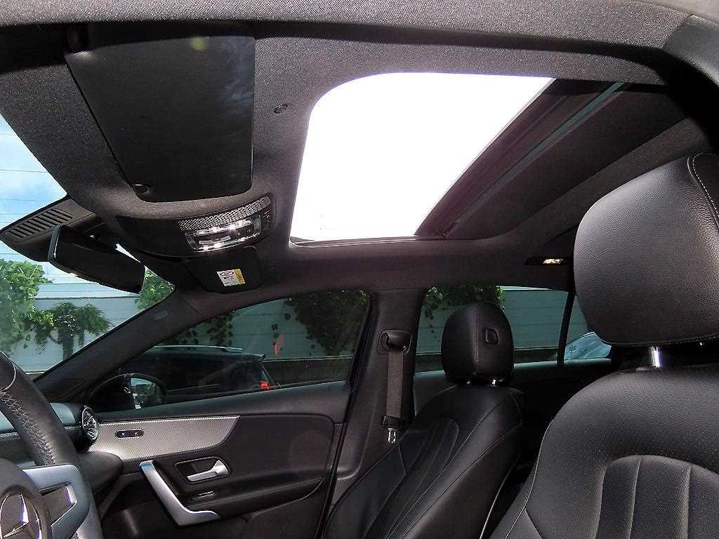 벤츠 A 클래스 A클래스 W177 A220 해치백 이미지 17