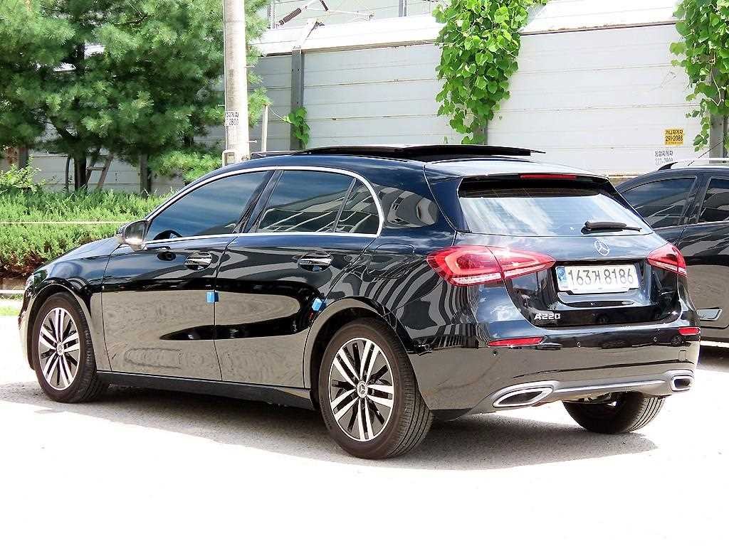 벤츠 A 클래스 A클래스 W177 A220 해치백 이미지 3