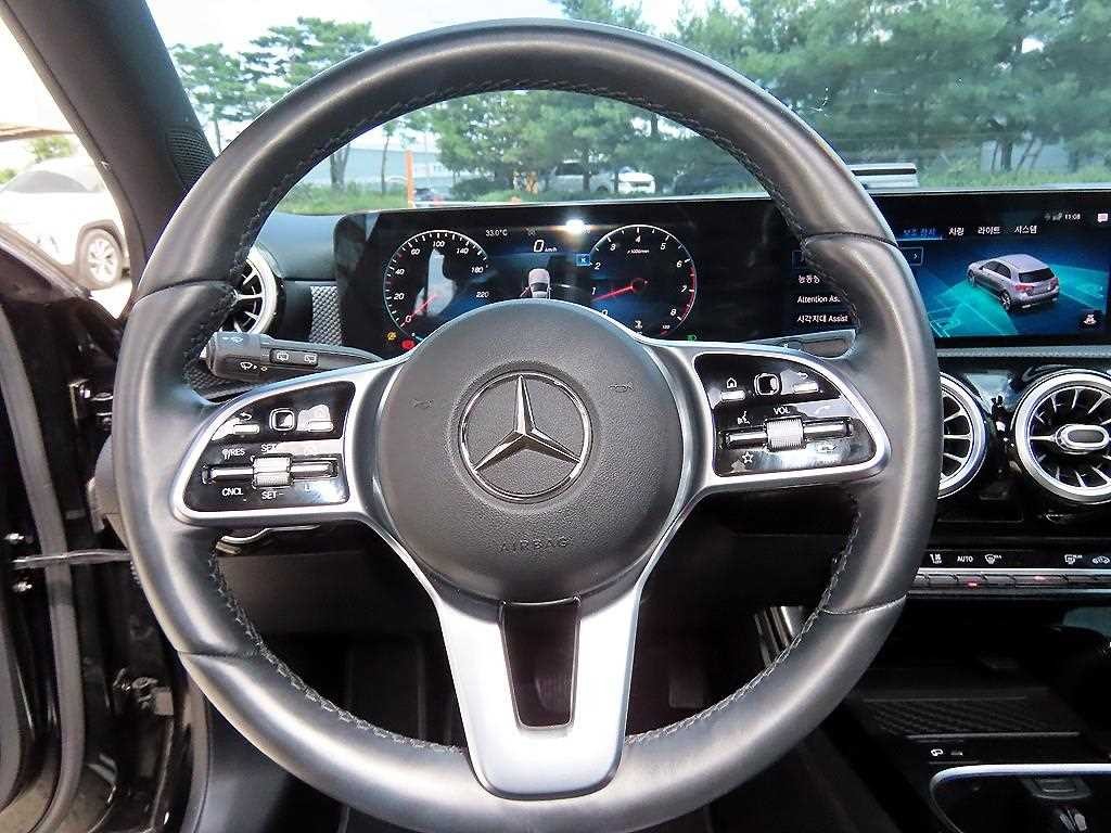 벤츠 A 클래스 A클래스 W177 A220 해치백 이미지 8