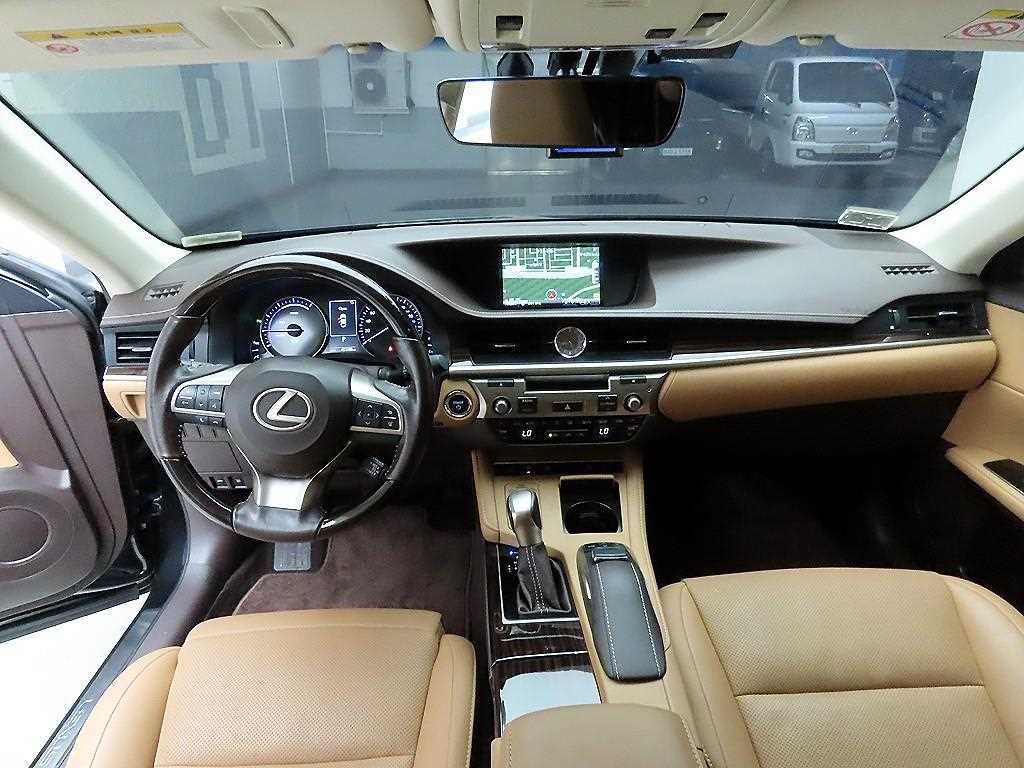 렉서스 ES 뉴ES300h 슈프림 이미지 8