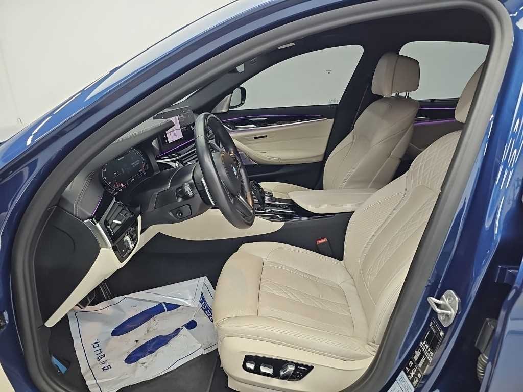 BMW 5시리즈 5시리즈 (G30) M550i xDrive 이미지 11