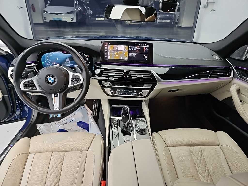 BMW 5시리즈 5시리즈 (G30) M550i xDrive 이미지 7
