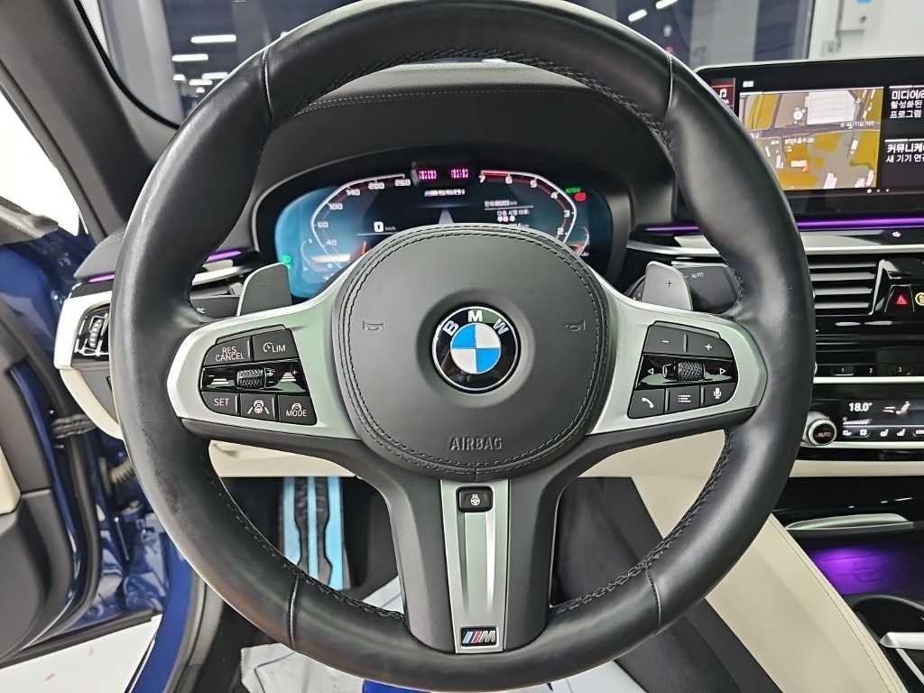 BMW 5시리즈 5시리즈 (G30) M550i xDrive 이미지 9