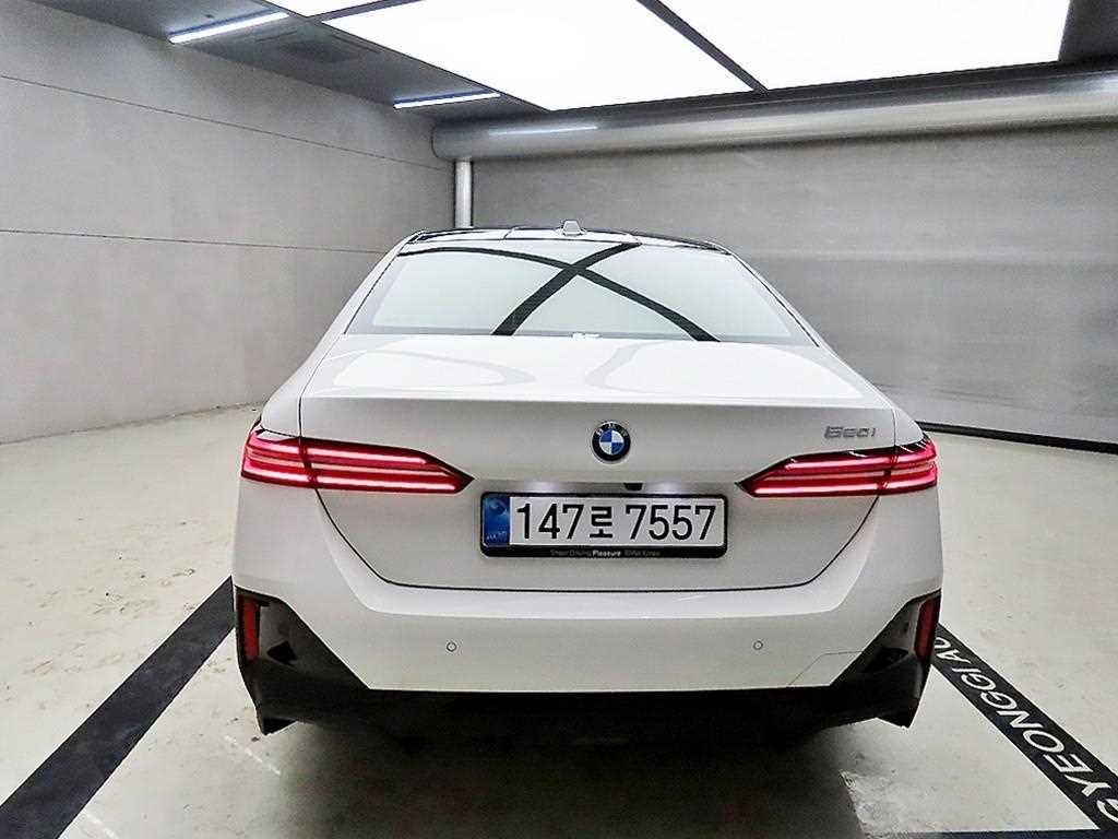 BMW 5시리즈 5시리즈 (G60) 520i M 스포츠 이미지 3
