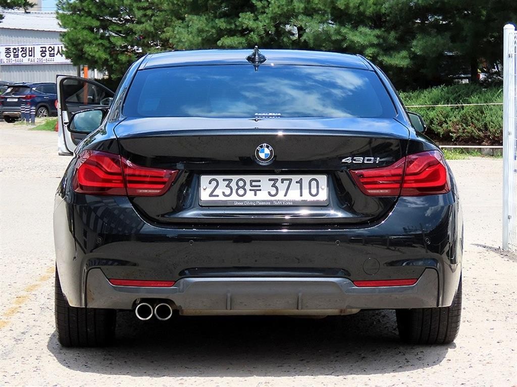 BMW 4시리즈 4시리즈 (F32) 430i 쿠페 M 스포츠 이미지 4