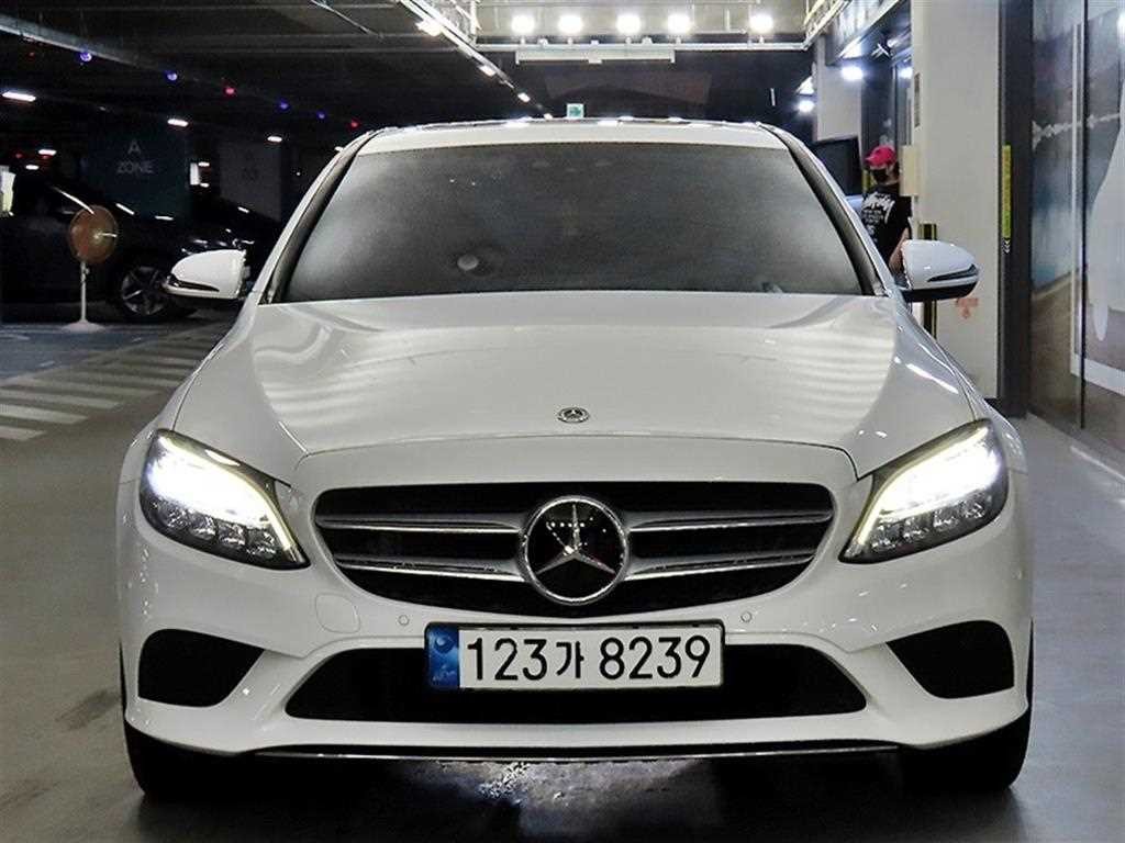 벤츠 C 클래스 C클래스 W205 C220 d 4MATIC 아방가르드 이미지 2