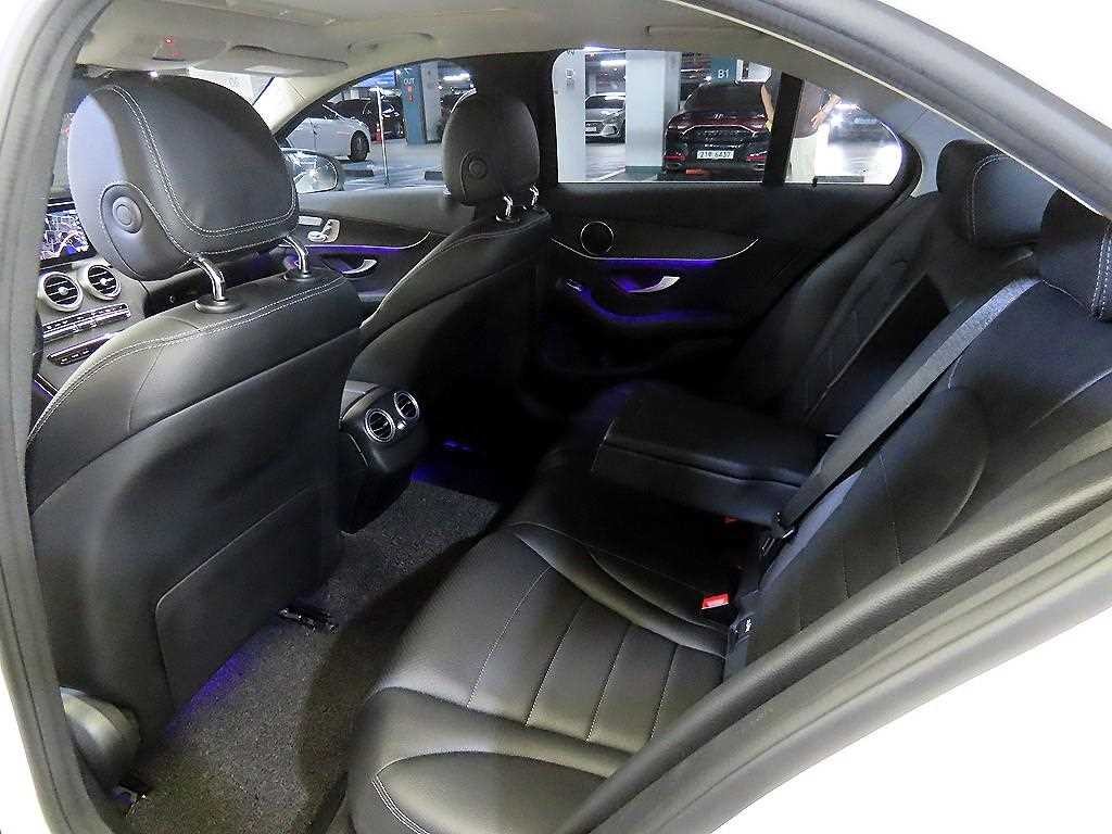 벤츠 C 클래스 C클래스 W205 C220 d 4MATIC 아방가르드 이미지 7