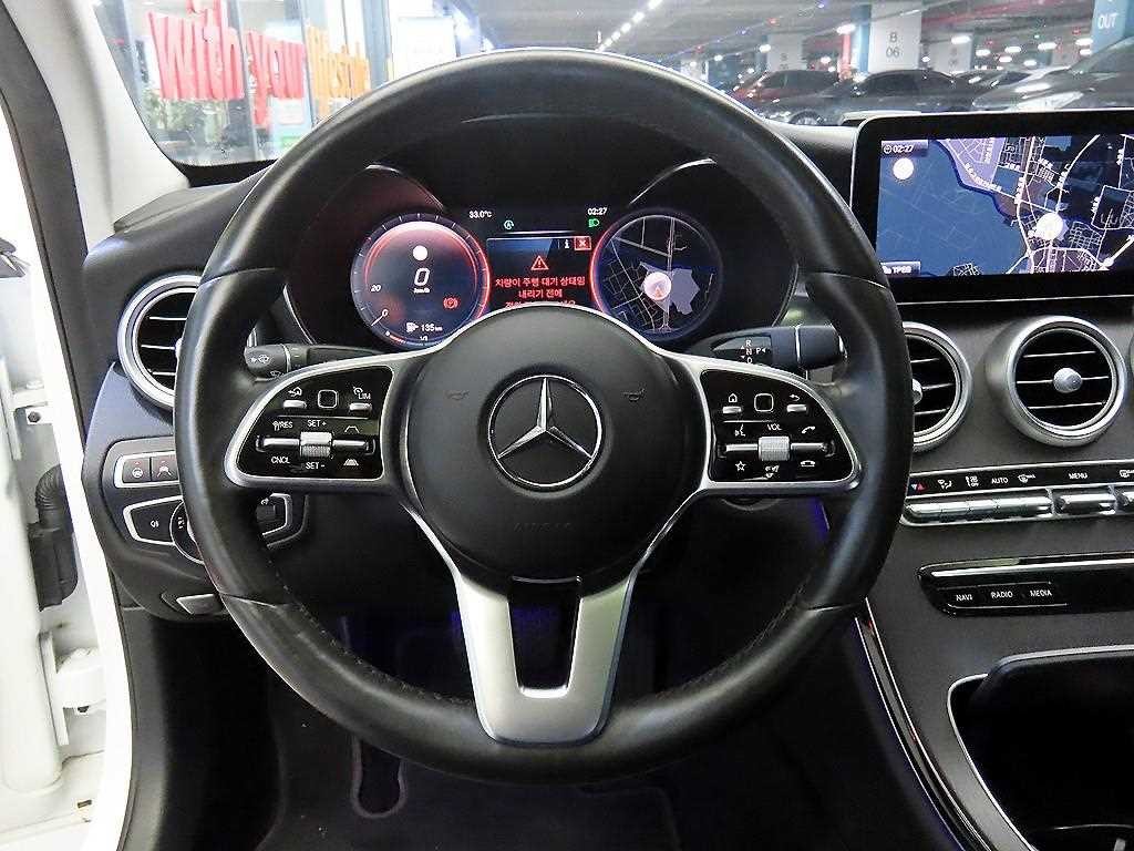 벤츠 C 클래스 C클래스 W205 C220 d 4MATIC 아방가르드 이미지 8
